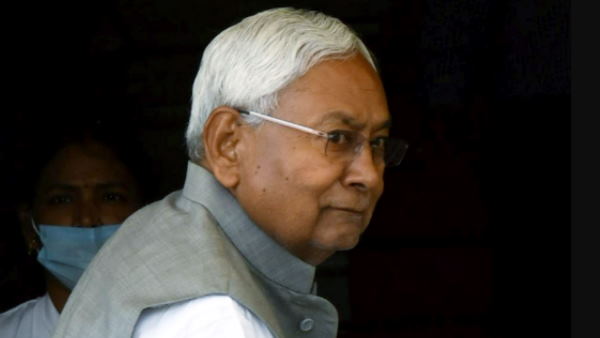 তেজস্বীর সঙ্গে সাক্ষাৎ নীতীশের!