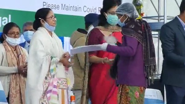 পড়ুয়াদের ফেরানো ইস্যুতে প্রশ্ন তুলেছিলেন মমতা