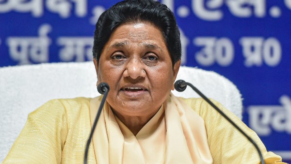 বসপার ক্যারিশ্মা শেষ