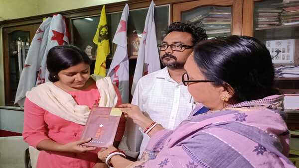 টাইফয়েডে আক্রান্ত মীনাক্ষী
