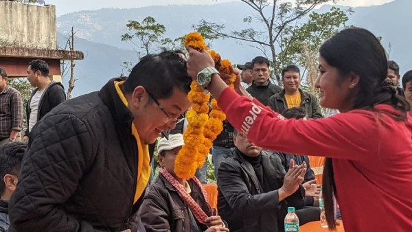 গ্লেনারিজ কর্তা অজয় এডওয়ার্ডসের উত্থান রাজনীতিতে