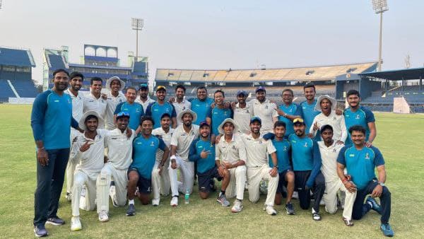 রঞ্জি ট্রফির নক আউটে বাংলার কোথায় উন্নতির প্রয়োজন? জানিয়ে দিলেন অশোক মালহোত্রা রঞ্জি ট্রফির নক আউটে বাংলার কোথায় উন্নতির প্রয়োজন? জানিয়ে দিলেন অশোক মালহোত্রা