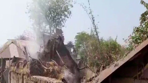নেতা খুনের পরেই হামলা
