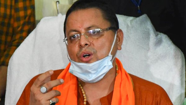 বাস্তুপূজাও বিফলে গেল, বাসভবনের ভূতুড়ে কাহিনীই হারিয়ে দিল উত্তরাখণ্ডের মুখ্যমন্ত্রীকে বাস্তুপূজাও বিফলে গেল, বাসভবনের ভূতুড়ে কাহিনীই হারিয়ে দিল উত্তরাখণ্ডের মুখ্যমন্ত্রীকে