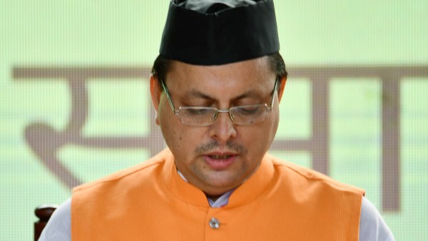 বাস্তুপূজাও বিফলে গেল, বাসভবনের ভূতুড়ে কাহিনীই হারিয়ে দিল উত্তরাখণ্ডের মুখ্যমন্ত্রীকে বাস্তুপূজাও বিফলে গেল, বাসভবনের ভূতুড়ে কাহিনীই হারিয়ে দিল উত্তরাখণ্ডের মুখ্যমন্ত্রীকে