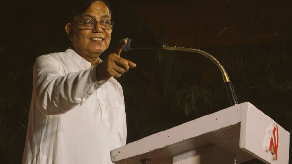 মমতাকে কটাক্ষ