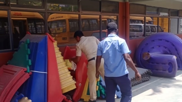 বেঙ্গালুরুর ৬টি স্কুলে বোমা রাখার হুমকি বেঙ্গালুরুর ৬টি স্কুলে বোমা রাখার হুমকি