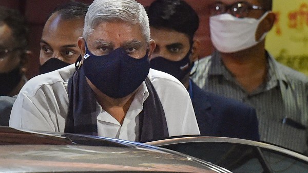 মতুয়া মেলায় যোগ না দিয়েই ফিরলেন রাজ্যপাল, অসুস্থতার পর রাজভবনেই চিকিৎসা মতুয়া মেলায় যোগ না দিয়েই ফিরলেন রাজ্যপাল, অসুস্থতার পর রাজভবনেই চিকিৎসা