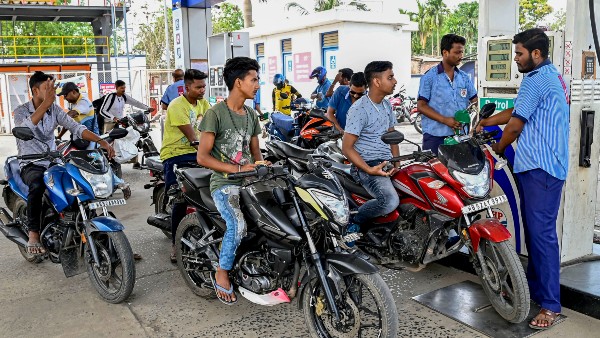 সাহস দেখাতে পারলেন না তেল সংস্থাগুলি