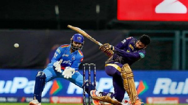 শুরু থেকেই ব্যাটিং বিপর্যয়