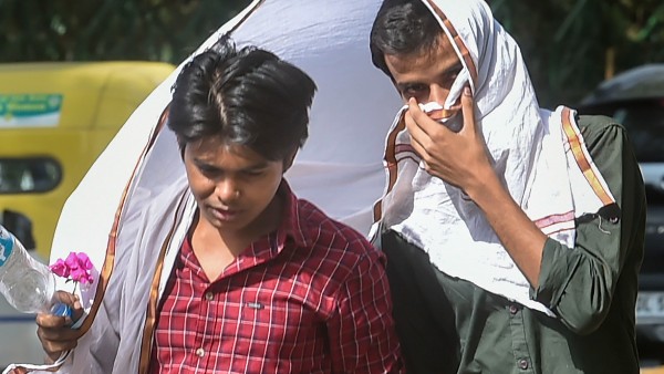 বাড়ছে গরম