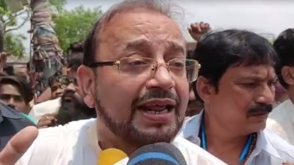 অতীন ঘোষকে ঘিরে বিক্ষোভ