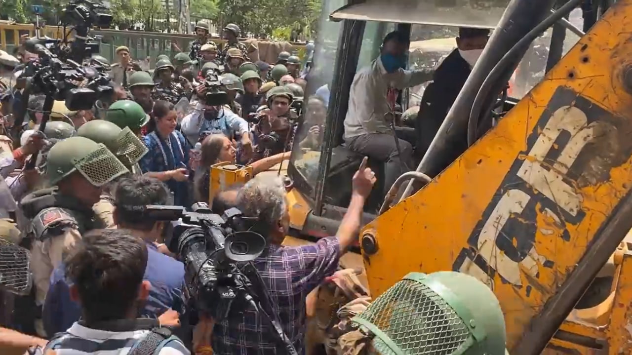 সবাইকে শাস্তি দেওয়া হোক, দিল্লি বুলডোজার ইস্যুতে বললেন সিপিএম-এর বৃন্দা কারাত সবাইকে শাস্তি দেওয়া হোক, দিল্লি বুলডোজার ইস্যুতে বললেন সিপিএম-এর বৃন্দা কারাত