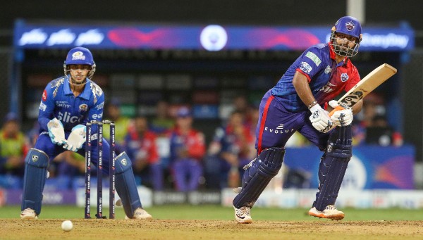 IPL 2022: মাস্ট উইন ম্যাচে খারাপ শুরু দিল্লির, ব্যর্থ টপ অর্ডার IPL 2022: মাস্ট উইন ম্যাচে খারাপ শুরু দিল্লির, ব্যর্থ টপ অর্ডার
