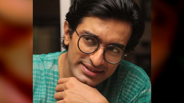 কফি দিয়ে ছবি আঁকলেন ডিআইজি