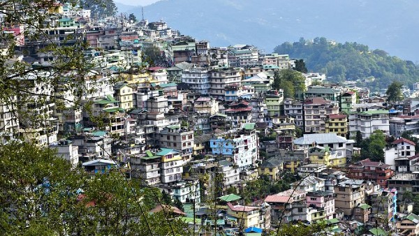 গ্যাংটক মন্দির এবং মঠে ভরা