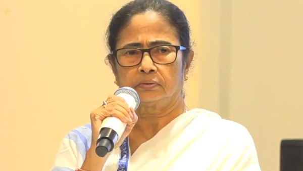 কেন্দ্রকে নিশানা মমতার