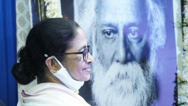 সংবাদমাধ্যমের মুখোমুখি হন মমতা বন্দ্যোপাধ্যায়