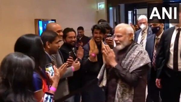 জার্মানিতে প্রবাসী ভারতীয়দের গ্র্যান্ড সংবর্ধনা মোদীকে, প্রধানমন্ত্রীর-চ্যান্সেলর বৈঠক জার্মানিতে প্রবাসী ভারতীয়দের গ্র্যান্ড সংবর্ধনা মোদীকে, প্রধানমন্ত্রীর-চ্যান্সেলর বৈঠক