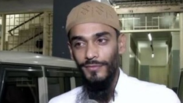 পাল্টা আক্রমণ নওশাদের