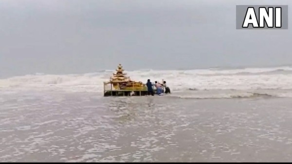 পূর্বের অবাক করা ঘটনা