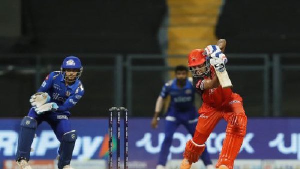 টিকে রইল হায়দরাবাদ