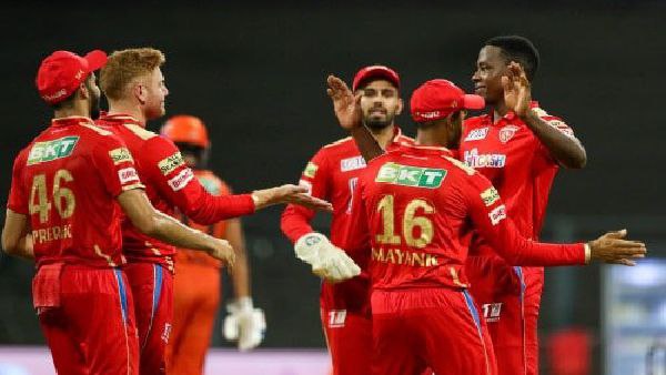 হরপ্রীত ও এলিসের তিনটি করে উইকেট