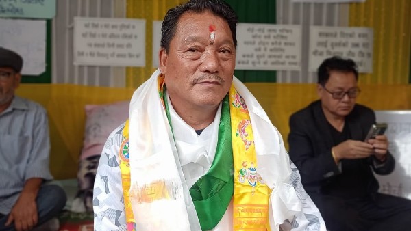 লড়াই থেকে একেবারে ছিটকে গিয়েছেন বিমল গুরুং