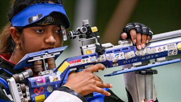 ISSF World Cup: মহিলাদের দশ মিটার এয়ার রাইফেলের দলগত ইভেন্টে ভারতকে সোনা এনে দিলেন এলাভেনিল-রমিতা-শ্রেয়া ISSF World Cup: মহিলাদের দশ মিটার এয়ার রাইফেলের দলগত ইভেন্টে ভারতকে সোনা এনে দিলেন এলাভেনিল-রমিতা-শ্রেয়া