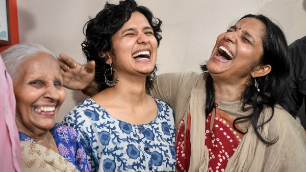 কিন্তু কে এই শ্রুতি শর্মা?