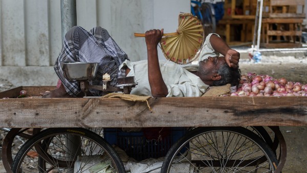 দিল্লির বাতাসের গুণমান মাঝারি