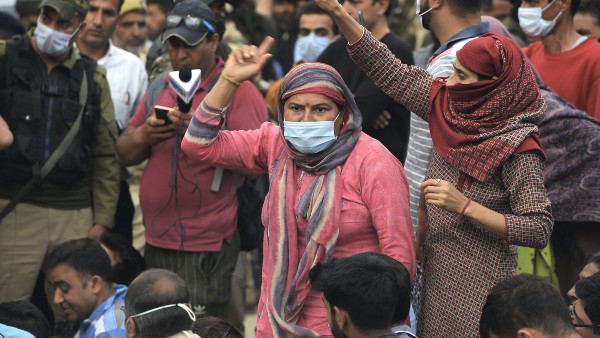 রাহুল ভাটের হত্যার বিরোধিতা করে কী বলছেন সহকর্মীরা?