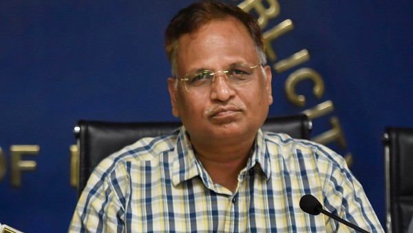 আপের ঘরে ইডির হানা, অর্থ তছরূপে গ্রেফতার দিল্লির স্বাস্থ্যমন্ত্রী সত্যেন্দ্র জৈন আপের ঘরে ইডির হানা, অর্থ তছরূপে গ্রেফতার দিল্লির স্বাস্থ্যমন্ত্রী সত্যেন্দ্র জৈন