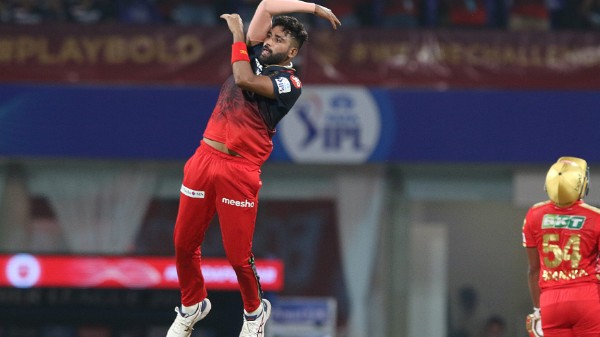 আরসিবি'র হয়ে আইপিএল-এ দারুণ নজিরের সামনে মহম্মদ সিরাজ: