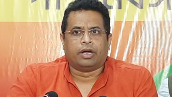 শকুনের রাজনীতি