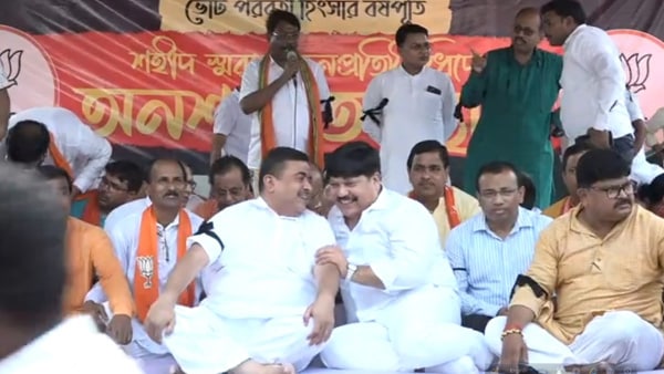 শুভেন্দুর পাশে অর্জুন-