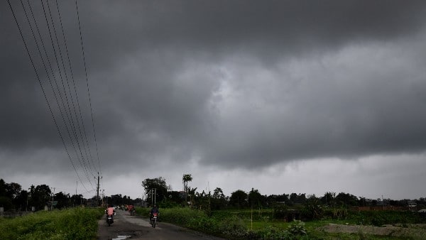 বৃহস্পতিবার থেকে দক্ষিণবঙ্গে আবহাওয়ার পরিবর্তন