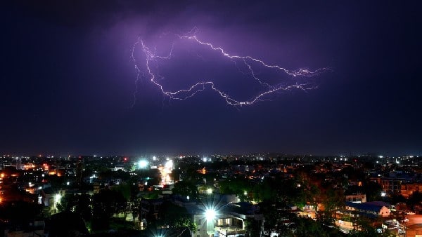 রাজস্থান থেকে অসম পর্যন্ত রয়েছে অক্ষরেখা
