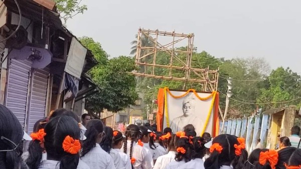 করোনা বিধি মেনেই অনুষ্ঠানের আয়োজন