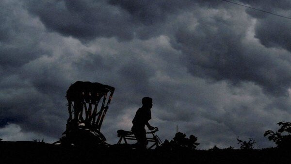 পশ্চিমের জেলাগুলিতে কমেছে তাপমাত্রা