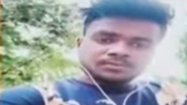 রাতে ফোন আসে