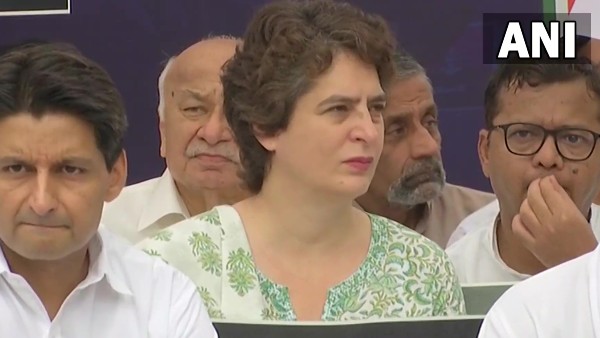 যন্তরমন্তরে প্রিয়াঙ্কা