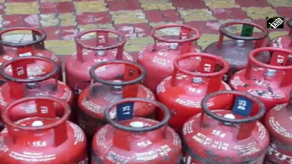 গ্যাসের ব্যবহার ৩৩ শতাংশ কমেছে জঙ্গলমহলে