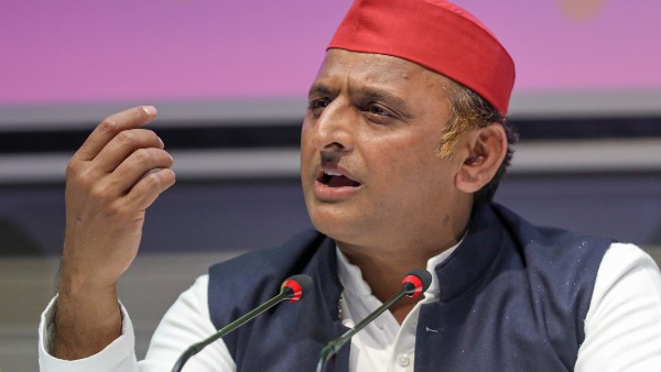 লোকসভায় শক্তি কমল অখিলেশের