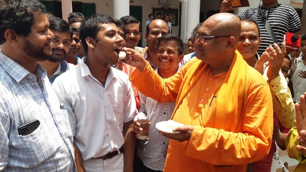 ২০২২ সালের মাধ্যমিকের ফলাফল প্রকাশ, নিজেদের প্রতিক্রিয়া জানাল কৃতিরা ২০২২ সালের মাধ্যমিকের ফলাফল প্রকাশ, নিজেদের প্রতিক্রিয়া জানাল কৃতিরা