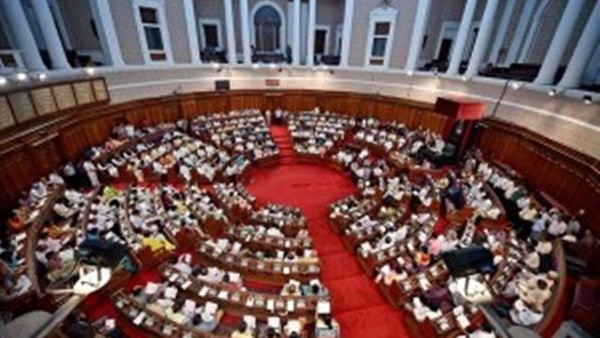 বিধানসভায় প্রস্তাব পেশের তোরজোর