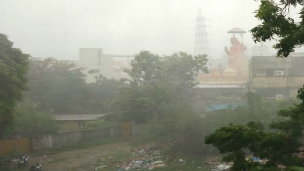 কলকাতায় আকাশ অংশত মেঘলা