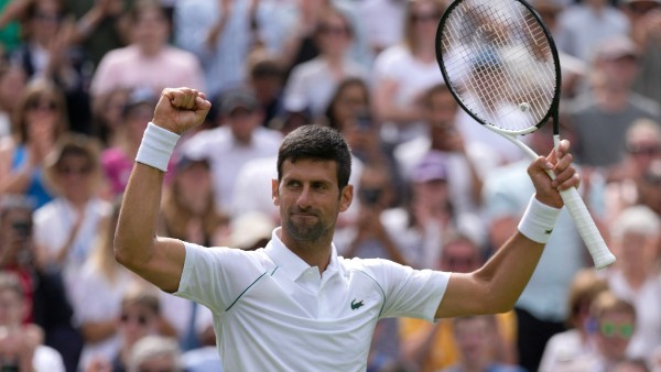 Wimbledon 2022: শেষ চারে জকোভিচ, একুশ নম্বর গ্র্যান্ডস্ল্যাম পেতে জরুরি আর দু’টি জয় Wimbledon 2022: শেষ চারে জকোভিচ, একুশ নম্বর গ্র্যান্ডস্ল্যাম পেতে জরুরি আর দু’টি জয়