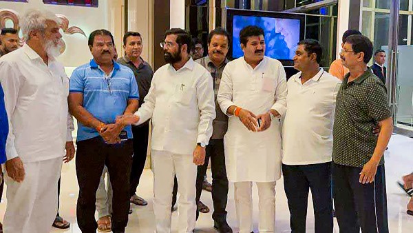 বিদ্রোহীদের পরিবারের নিরাপত্তা প্রত্যাহার