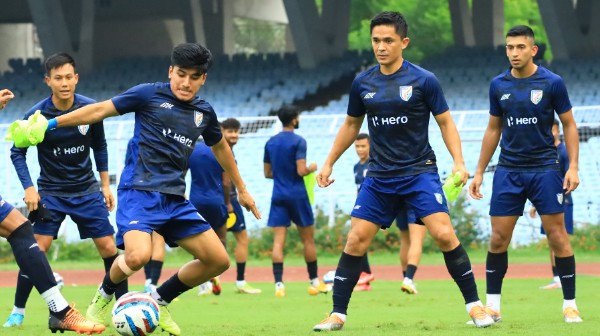 এশিয়ান কাপের যোগ্যতা অর্জনকারী পর্বে সমর্থক মাঠ ভরানোর অনুরোধ ভারতীয় ফুটবলারদের এশিয়ান কাপের যোগ্যতা অর্জনকারী পর্বে সমর্থক মাঠ ভরানোর অনুরোধ ভারতীয় ফুটবলারদের